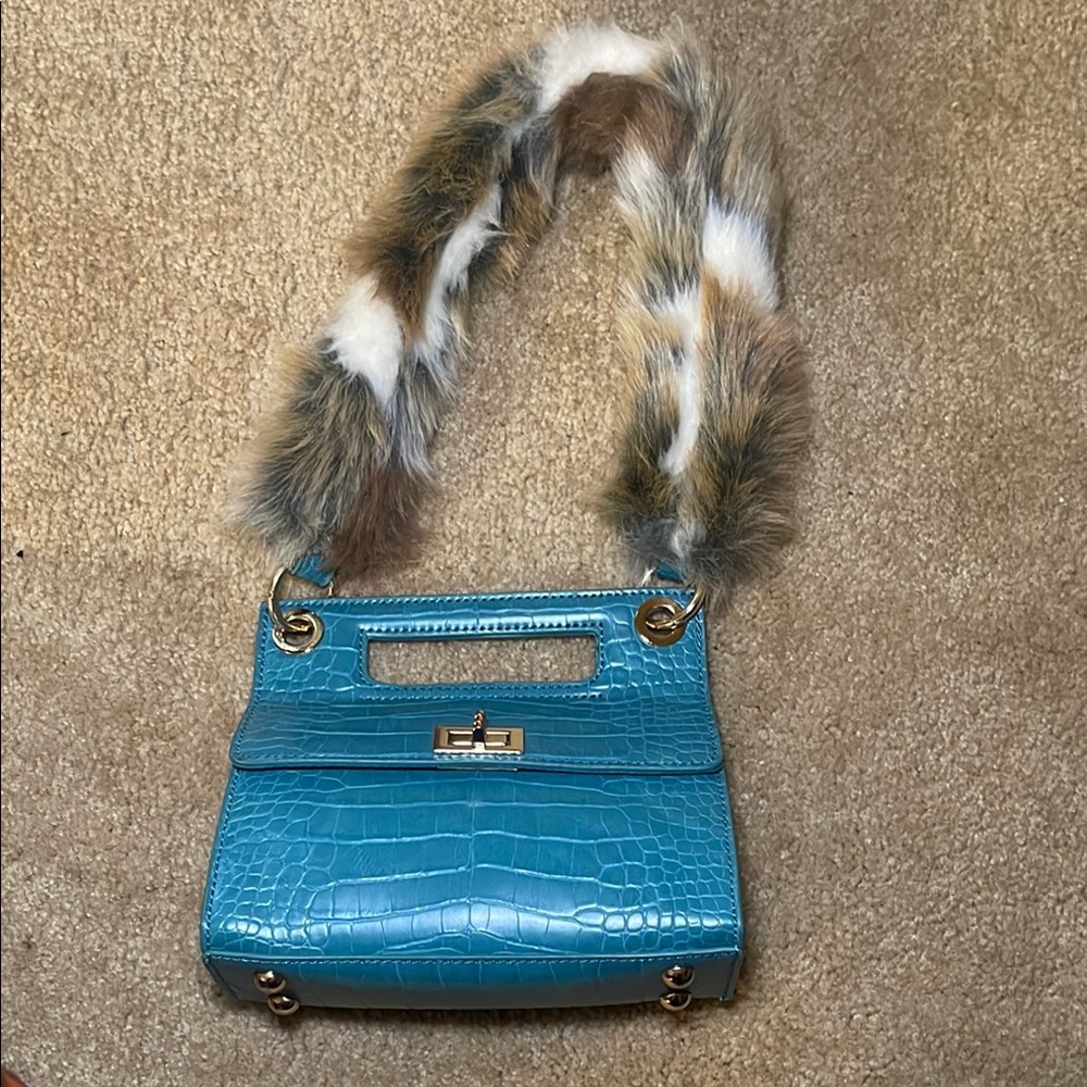 Elegant Blue Crocodile-Embossed Handbag with Faux Fur Strap